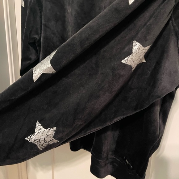 Black and silver star print size small Nanette lepore insanely soft sweatshirt - Picture 3 of 8